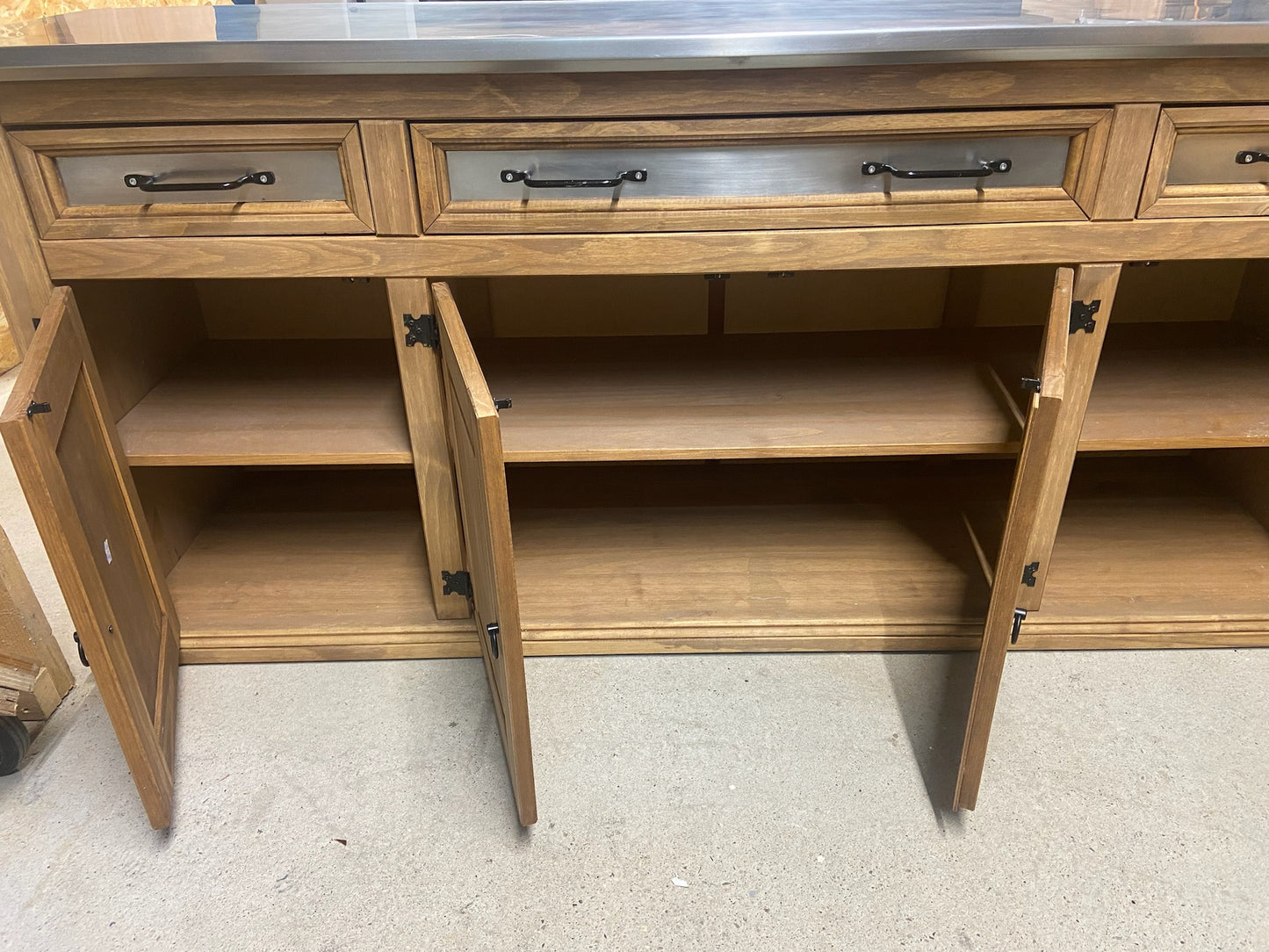 BUFFET EN PIN MASSIF