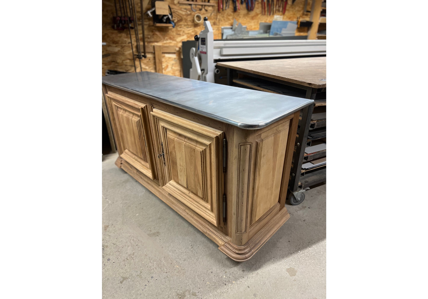 BUFFET EN NOYER MASSIF