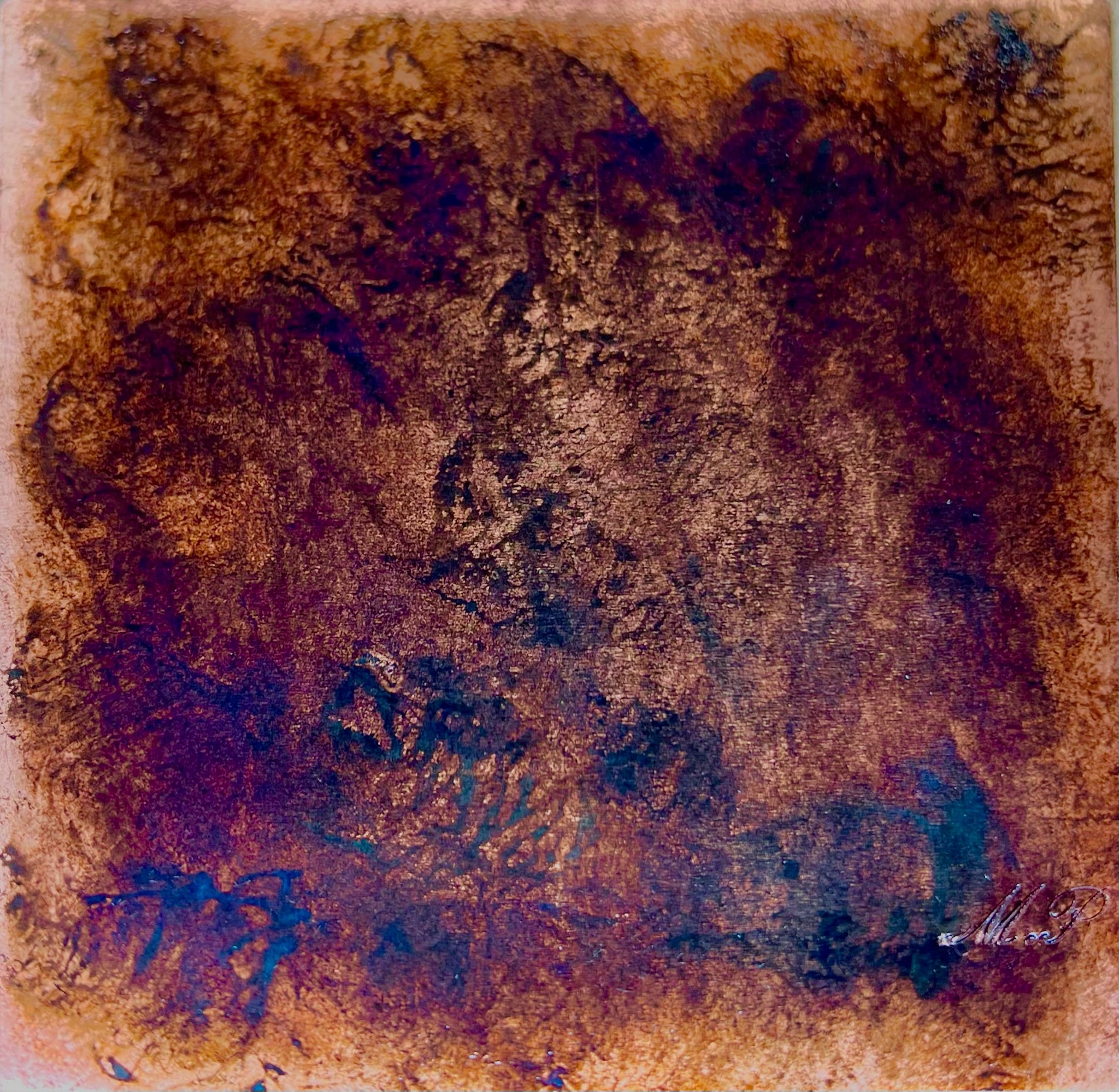 Objet décoratif en cuivre vintage patiné, style ancien authentique et finition artisanale