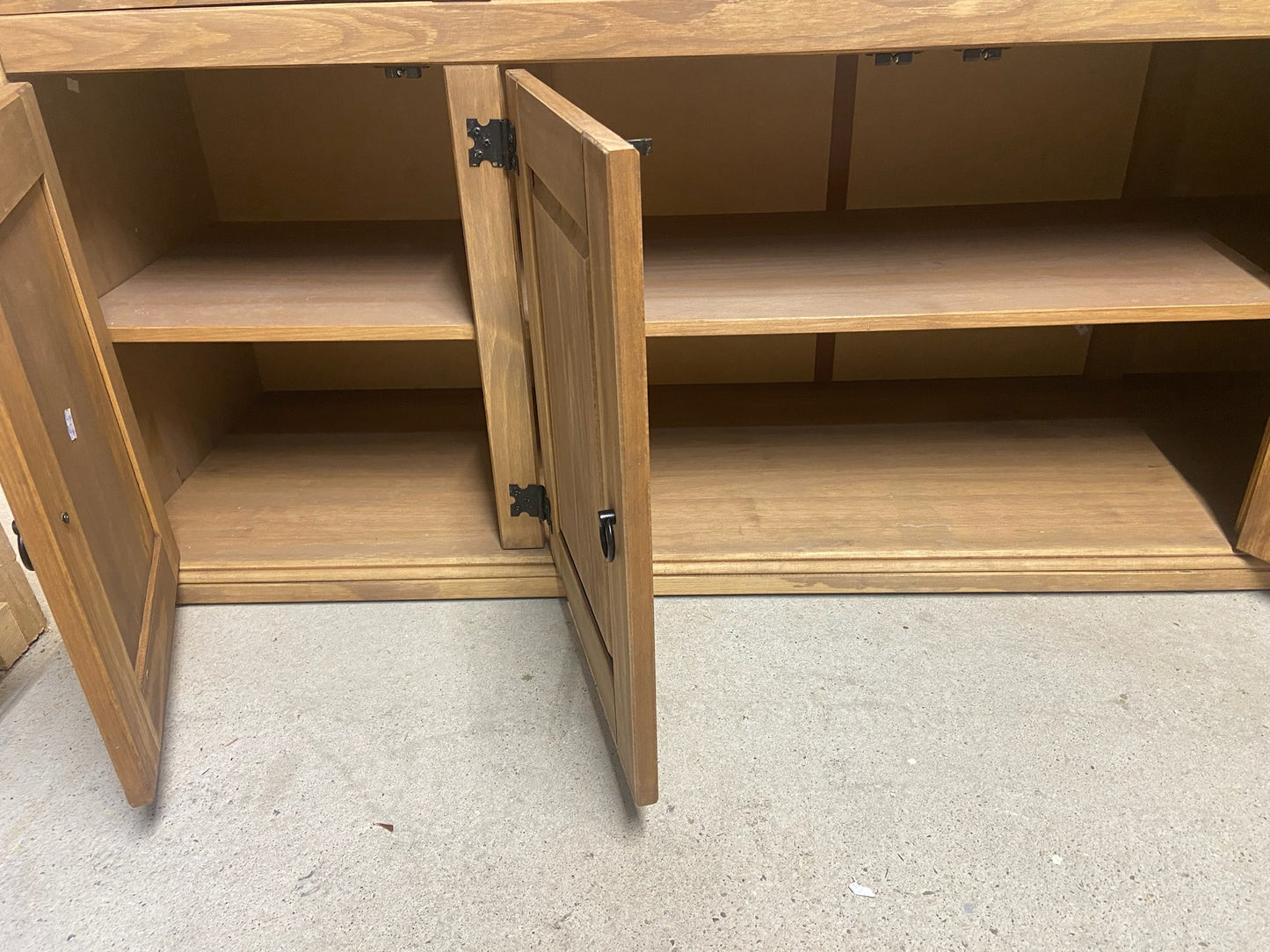 BUFFET EN PIN MASSIF