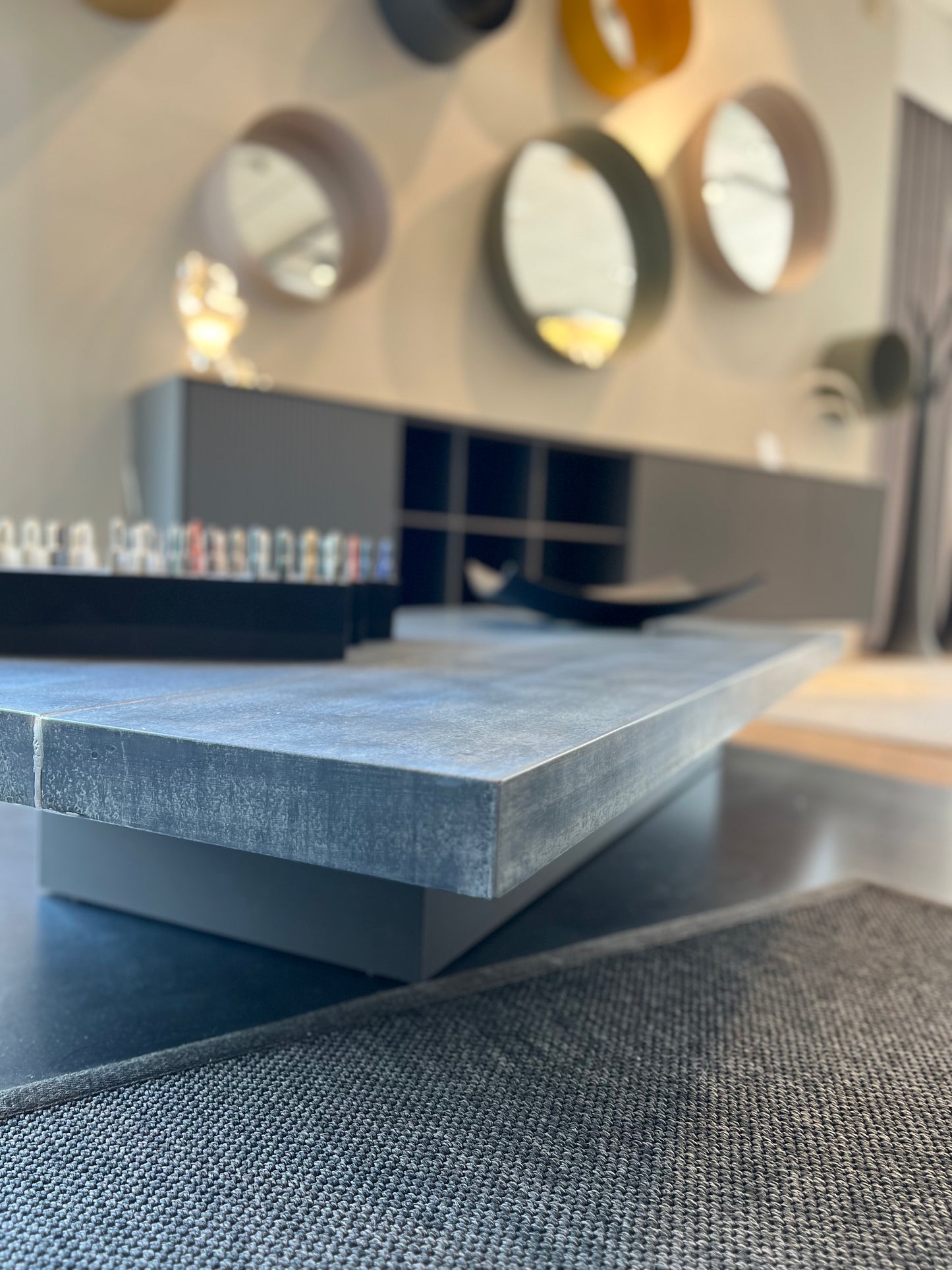 TABLE PLATINIUM