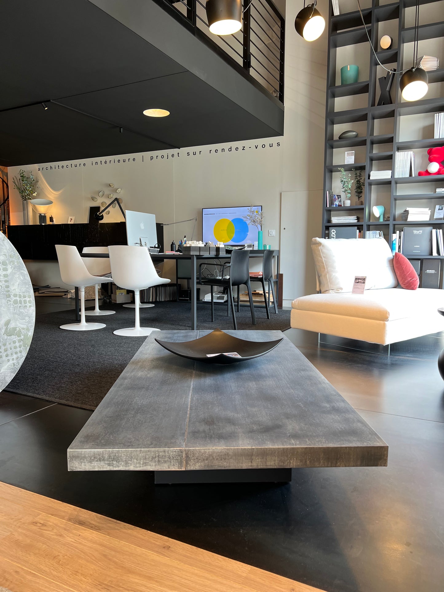 TABLE PLATINIUM